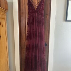 Elegant Burgundy Evening Dress